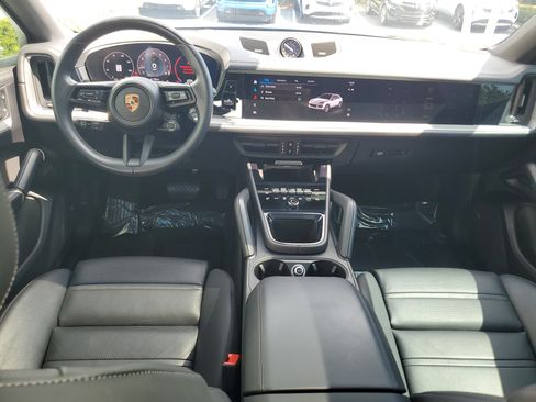 Used 2024 Porsche Cayenne Coupe AWD/4WD image 15
