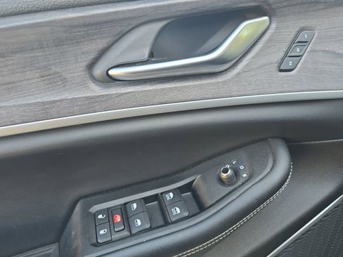 Used 2024 Jeep Grand Cherokee Limited 4xe image 10