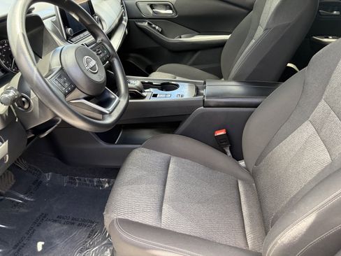 Used 2024 Nissan Rogue SV FWD image 17