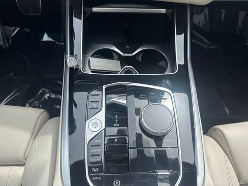 Used 2023 BMW X7 xDrive40i w/ M Sport Package AWD/4WD image 18