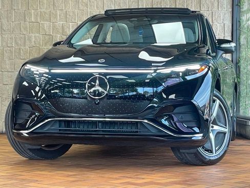 Used 2023 Mercedes-Benz EQS 580 4MATIC SUV image 2