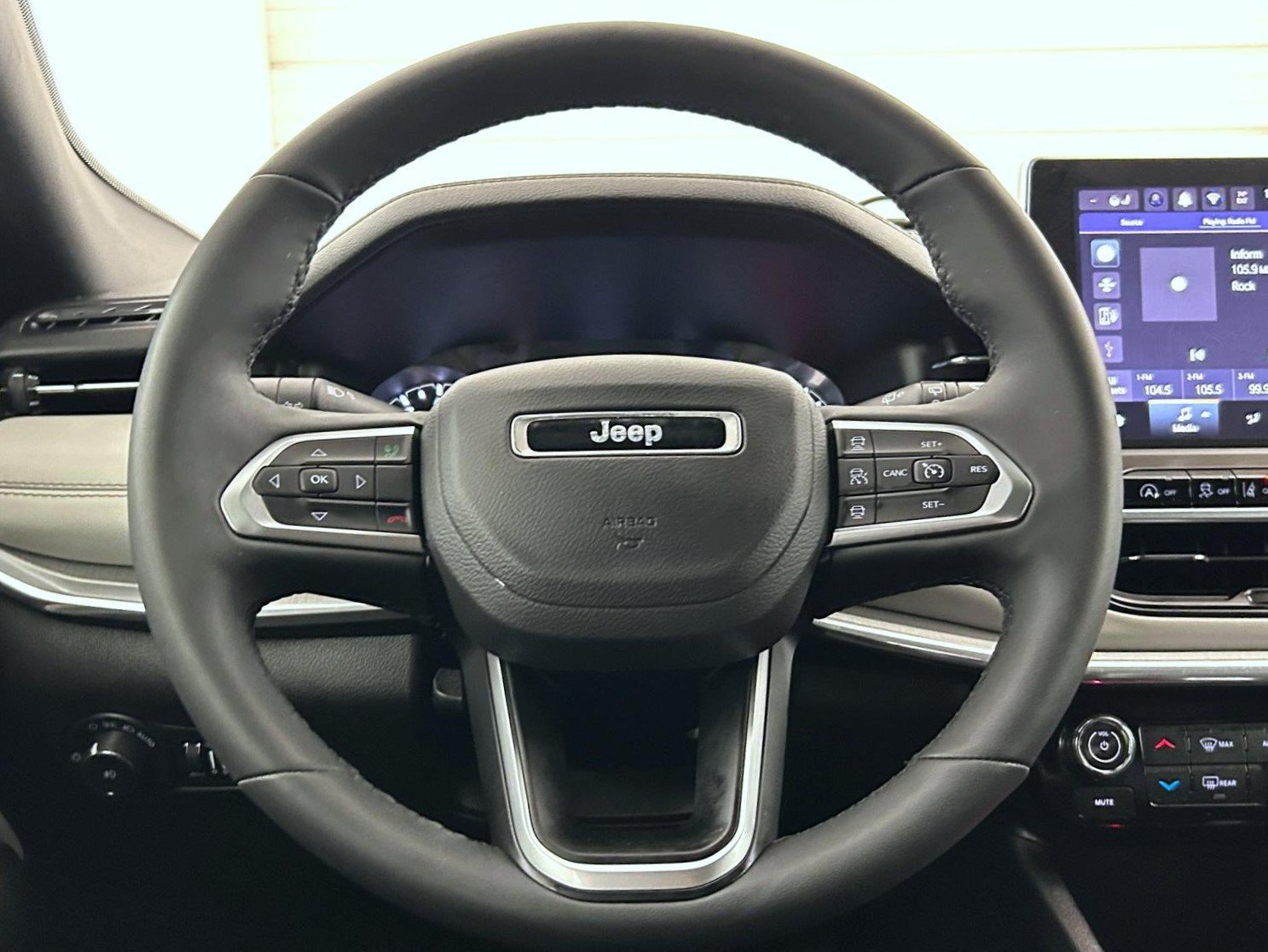 Certified 2024 Jeep Compass Limited AWD/4WD image 11