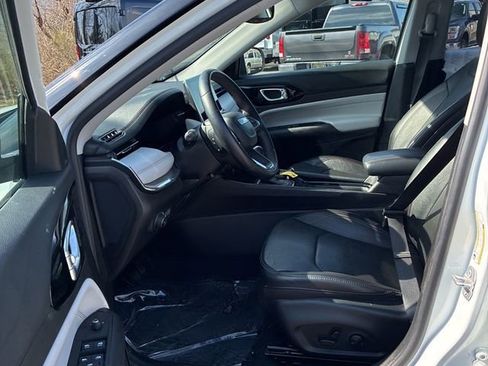 Used 2022 Jeep Compass Limited w/ Elite Group image 2