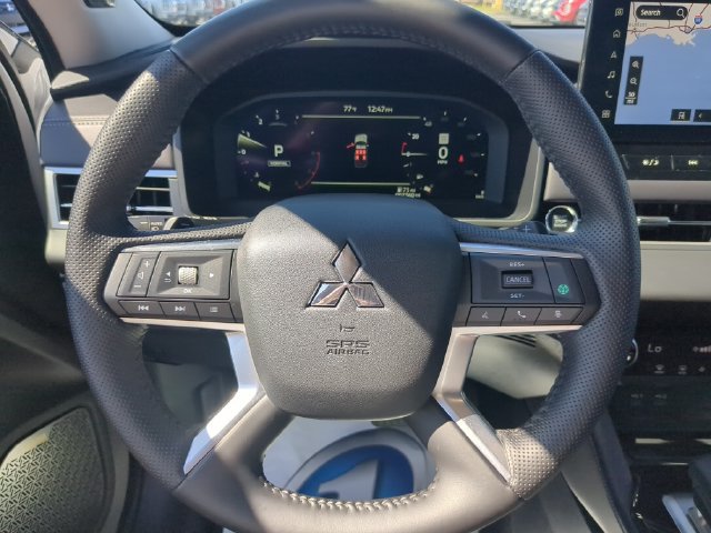 Used 2025 Mitsubishi Outlander SE FWD image 35