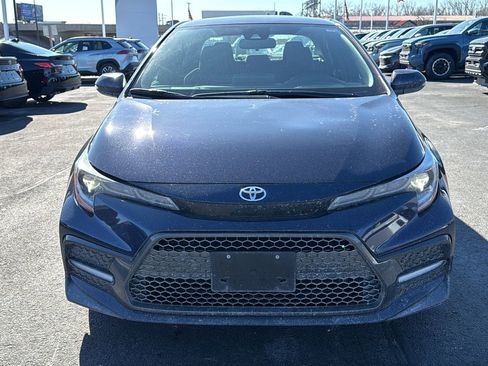 Certified 2022 Toyota Corolla SE w/ SE Premium Package image 2