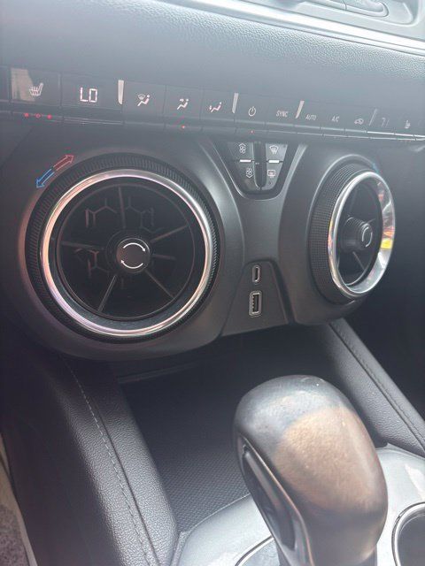Used 2020 Chevrolet Blazer LT AWD/4WD image 9