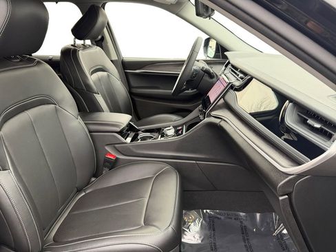 Used 2023 Jeep Grand Cherokee 4WD 4xe w/ Luxury Tech Group II image 15