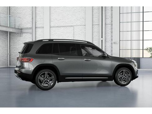 New 2026 Mercedes-Benz GLB 250 4MATIC image 17