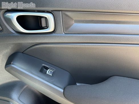 Used 2023 Honda Civic Sport image 18
