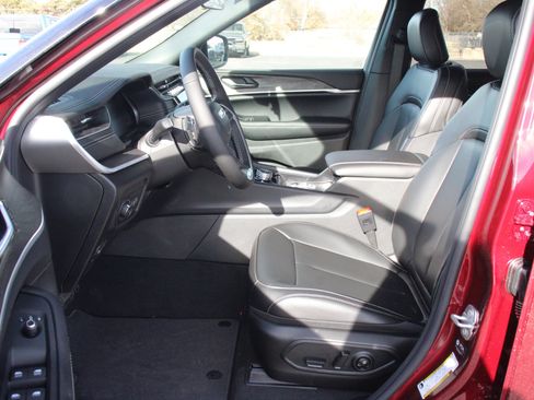 New 2025 Jeep Grand Cherokee L Limited image 3