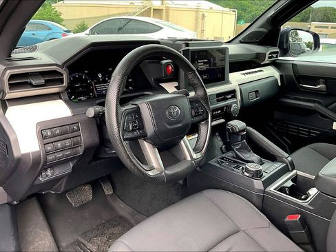 Used 2024 Toyota Tacoma TRD Off-Road w/ TRD Off Road Upgrade Package AWD/4WD image 19