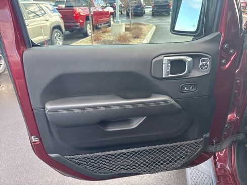 Used 2021 Jeep Gladiator Overland w/ Popular Equipment Package image 17