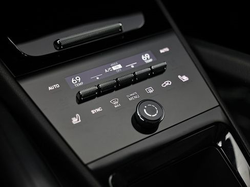 Certified 2024 Porsche Cayenne image 41