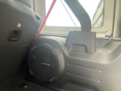 Used 2023 Jeep Wrangler Unlimited Rubicon 392 AWD/4WD image 30