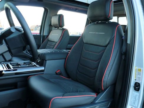 New 2026 Ford F250 Lariat w/ Black Appearance Package image 22