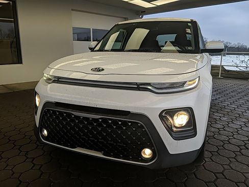 Used 2020 Kia Soul EX image 2
