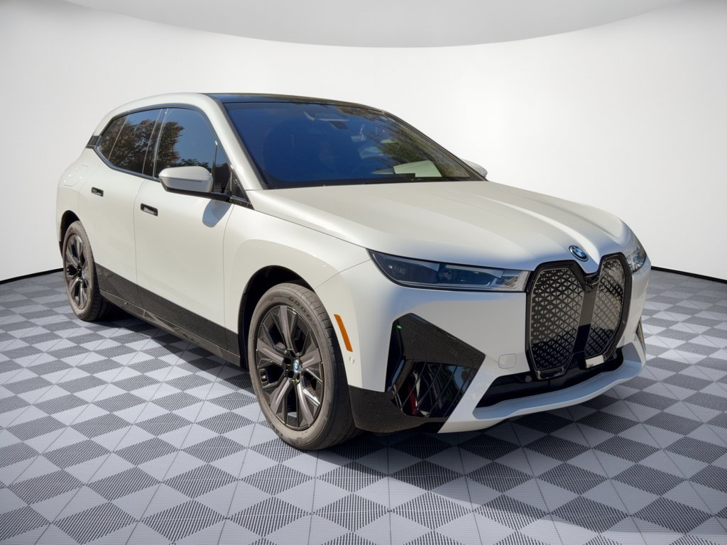 Used 2024 BMW iX xDrive50 w/ Premium Package AWD/4WD image 7