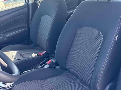 Used 2018 Nissan Versa SV FWD image 7