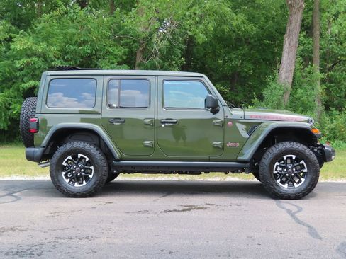 Certified 2024 Jeep Wrangler Unlimited Rubicon w/ Technology Group AWD/4WD image 2