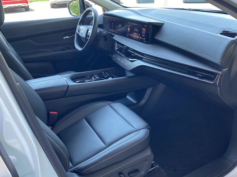 Certified 2025 Nissan Murano SV AWD/4WD image 27