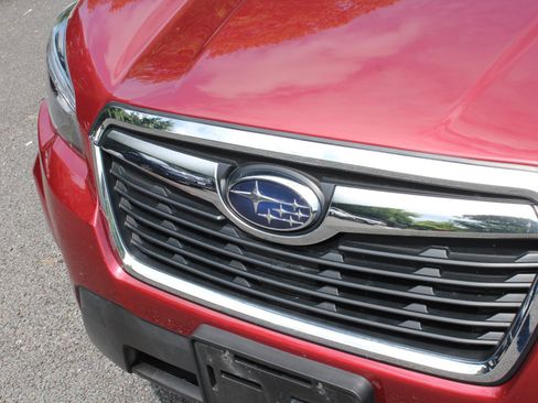 Used 2020 Subaru Forester Limited image 5