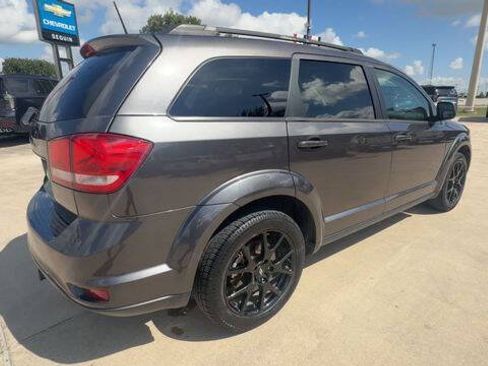 Used 2019 Dodge Journey SE w/ Premium Group FWD image 8