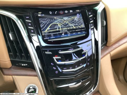 Used 2017 Cadillac Escalade Platinum image 10