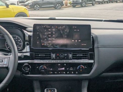 New 2026 Nissan Pathfinder SV image 9