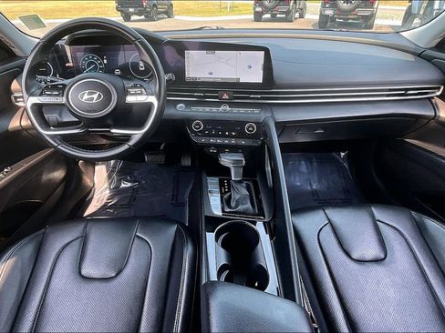 Used 2025 Hyundai Elantra Limited FWD image 16