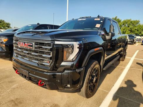 Used 2026 GMC Sierra 2500 AT4 w/ AT4 Premium Plus Package AWD/4WD image 3