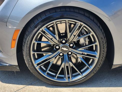 Used 2019 Chevrolet Camaro ZL1 RWD image 18