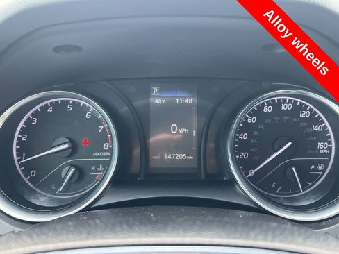 Used 2020 Toyota Camry SE image 10
