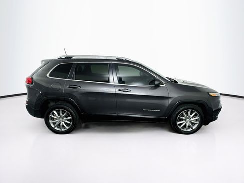 Used 2018 Jeep Cherokee Limited w/ Luxury Group FWD image 10