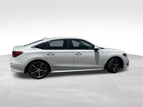Used 2022 Honda Civic Touring image 11