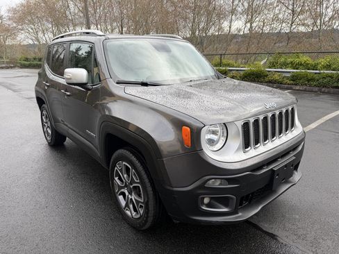 Used 2017 Jeep Renegade Limited image 3