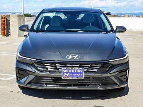 New 2026 Hyundai Elantra Limited image 2