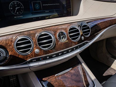 Used 2018 Mercedes-Benz S 560 Sedan image 28