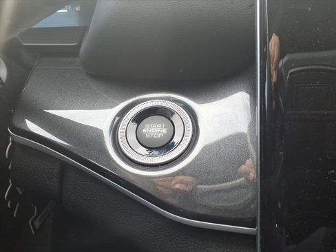 Used 2023 Jeep Grand Cherokee L Laredo image 24