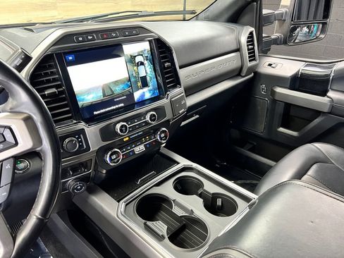 Used 2022 Ford F350 Platinum w/ FX4 Off-Road Package AWD/4WD image 15