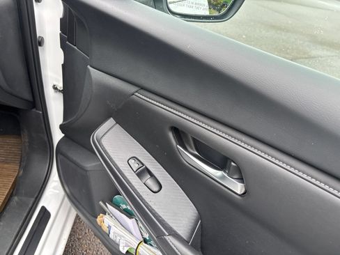 Used 2024 Nissan Sentra SV FWD image 19