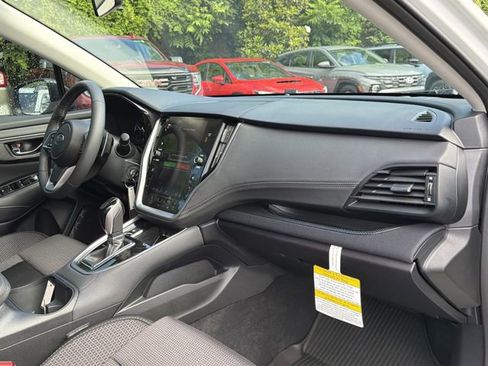 Used 2025 Subaru Outback Premium AWD/4WD image 18