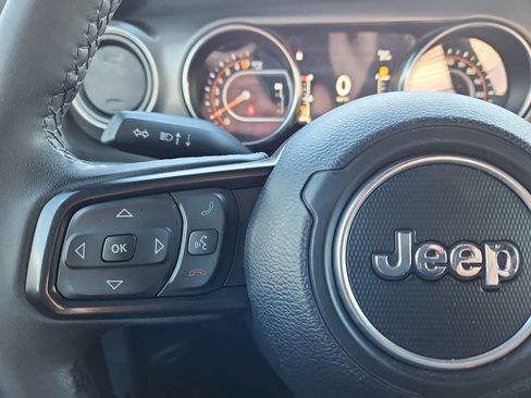 Used 2023 Jeep Gladiator Willys image 19