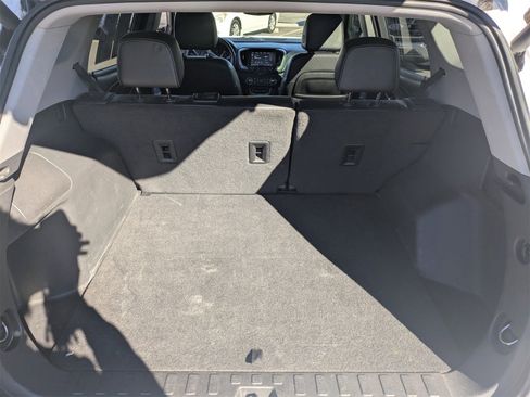 Used 2023 GMC Terrain SLT image 13