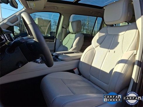 Certified 2022 Jeep Wagoneer Series III w/ Premium Group I image 14