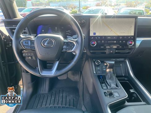 Used 2025 Lexus GX 550 w/ Accessory Package (2T) AWD/4WD image 24