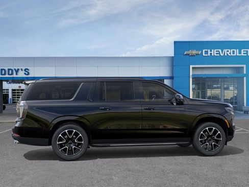 New 2026 Chevrolet Suburban RST w/ Advanced Technology Package AWD/4WD image 6
