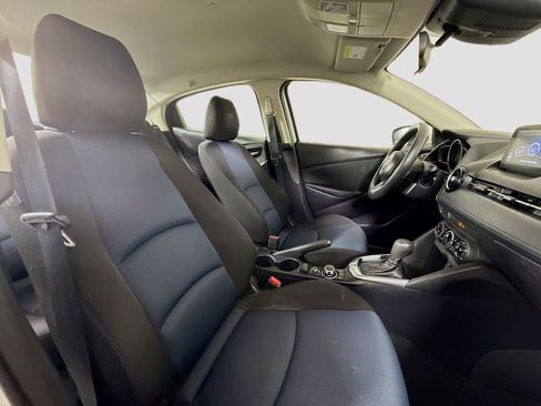 Used 2019 Toyota Yaris LE image 29