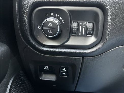 Used 2019 RAM 1500 Big Horn image 18