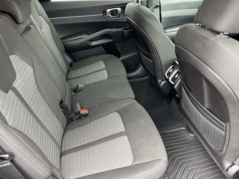 Used 2022 Kia Sorento LX FWD image 26