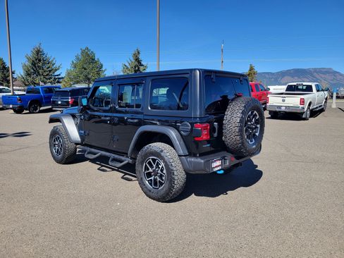 Used 2024 Jeep Wrangler Unlimited Rubicon 4xe w/ Technology Group image 11